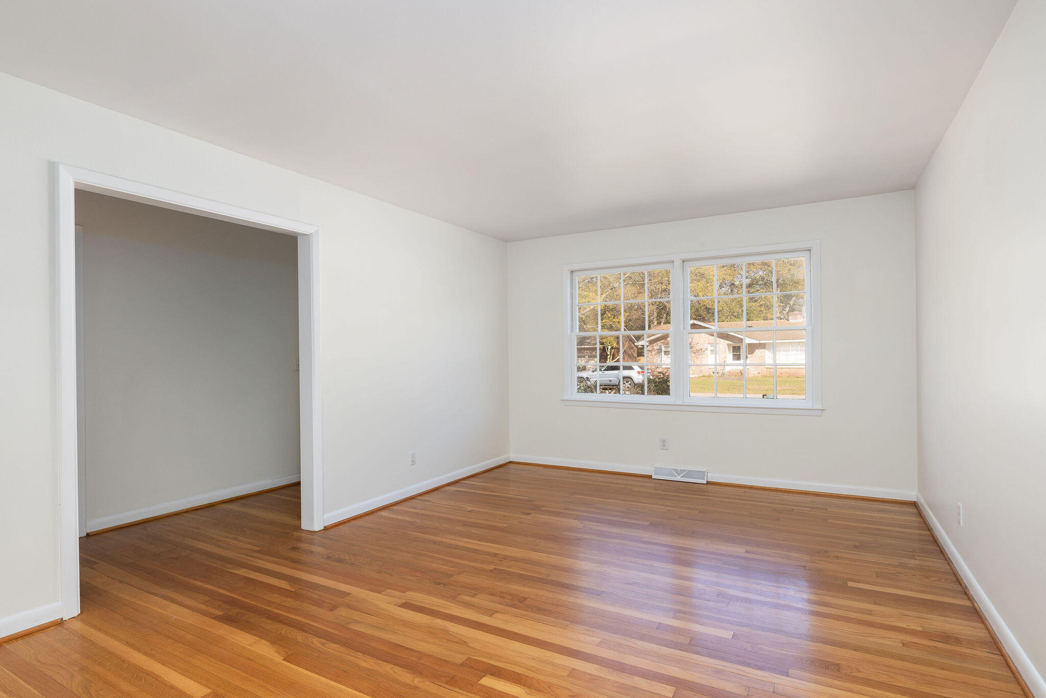 1317 Coleridge Street Charleston, SC 29407 - Photo 6 of 20 Living room