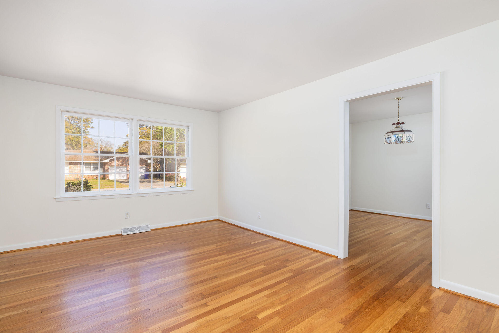 1317 Coleridge Street Charleston, SC 29407 - Photo 7 of 20 Living room