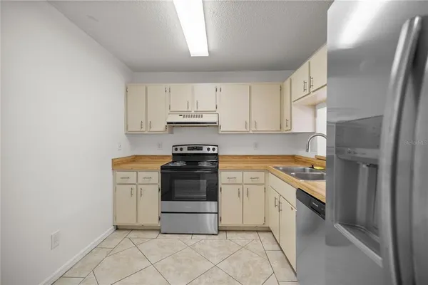 $160,000 | 2701 Northeast 10th Street, Unit 403, Ocala, FL 34470