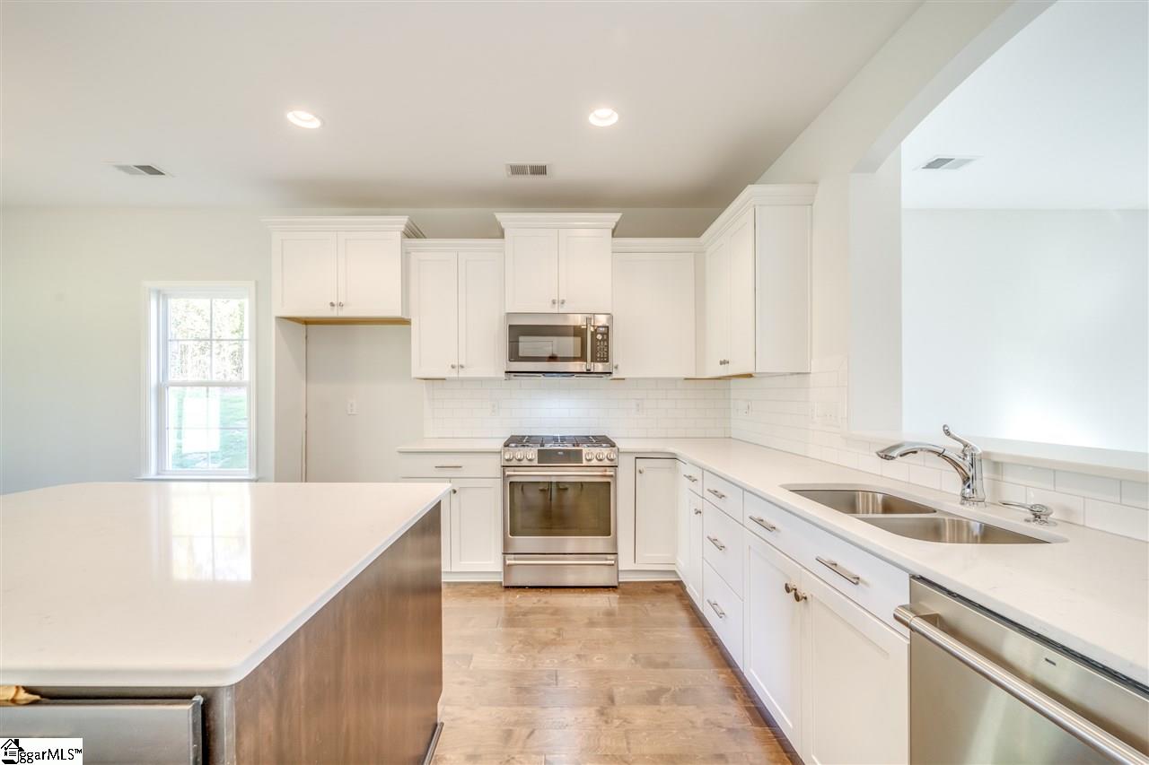 544 Deep Water Court Inman, SC 29349 - Photo 9 of 29