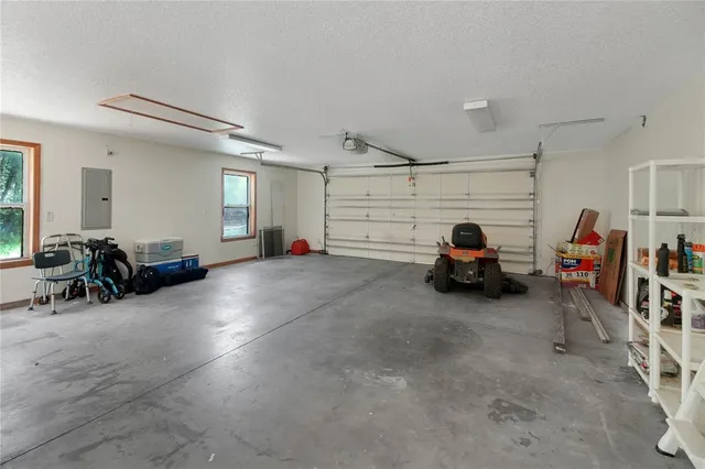 $599,900 | 2901 Griffin View Drive, Lady Lake, FL 32159