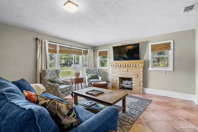 $260,000 | 1000 West Lee Street, Pensacola, FL 32501