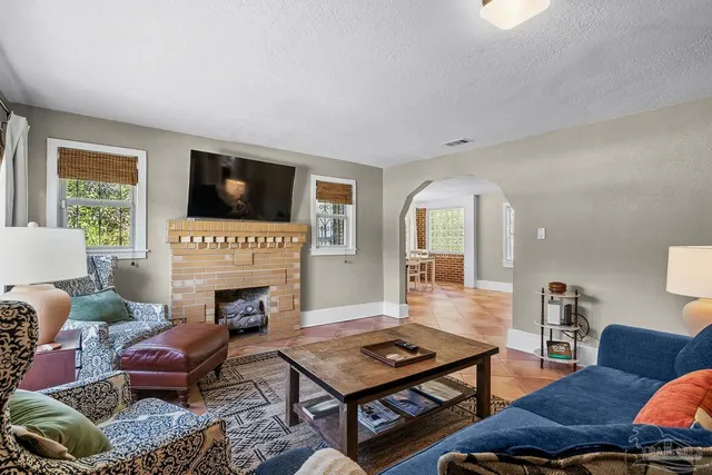 $260,000 | 1000 West Lee Street, Pensacola, FL 32501