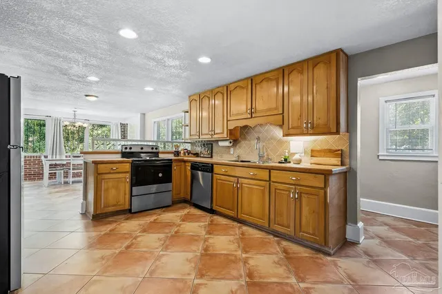 $260,000 | 1000 West Lee Street, Pensacola, FL 32501