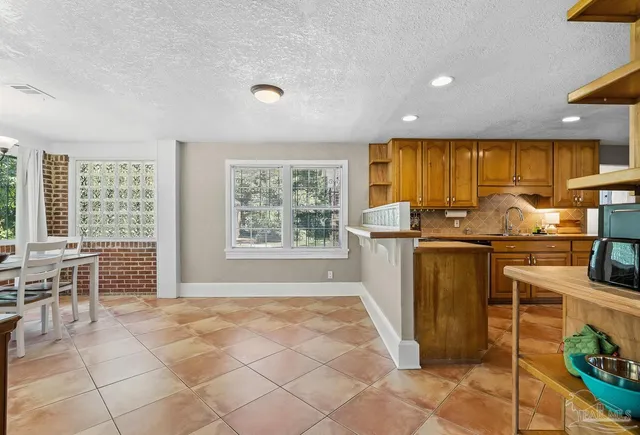 $260,000 | 1000 West Lee Street, Pensacola, FL 32501