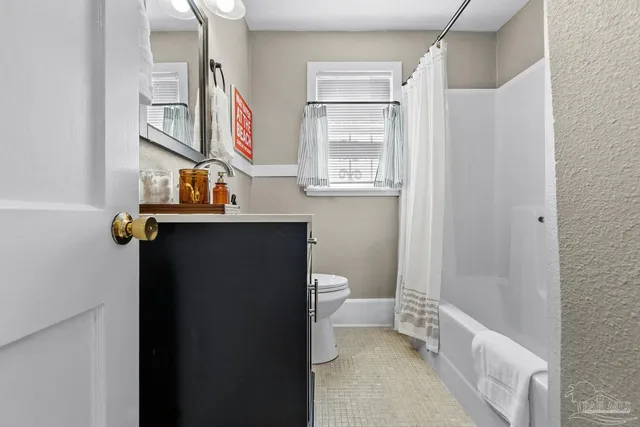 $260,000 | 1000 West Lee Street, Pensacola, FL 32501