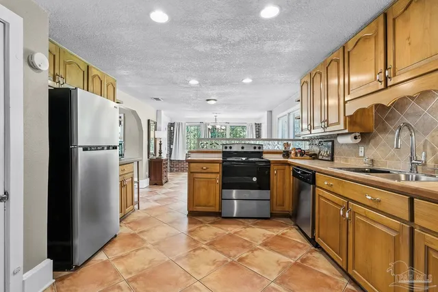 $260,000 | 1000 West Lee Street, Pensacola, FL 32501