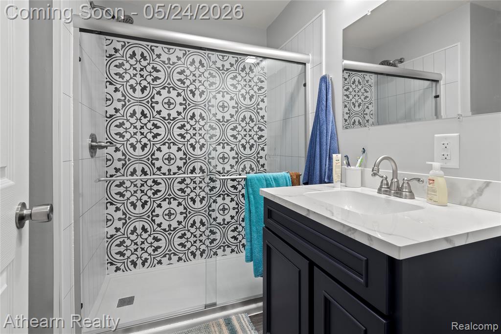 5460 North Henderson Road Davison, MI 48423 - Photo 11 of 33