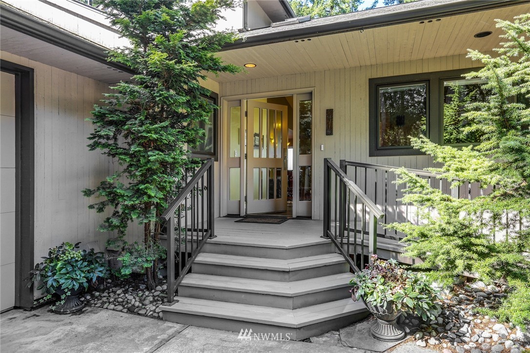 13908 Rosario Road Anacortes, WA 98221 - Photo 2 of 40 Gallery Image 2