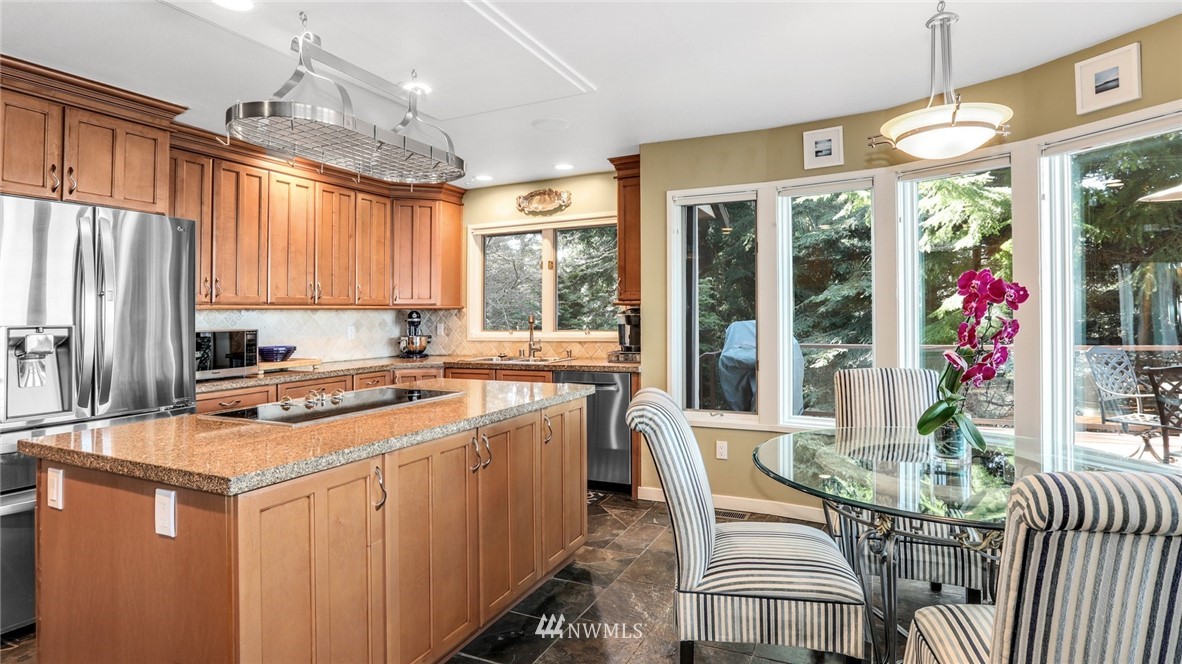 13908 Rosario Road Anacortes, WA 98221 - Photo 7 of 40 Gallery Image 7