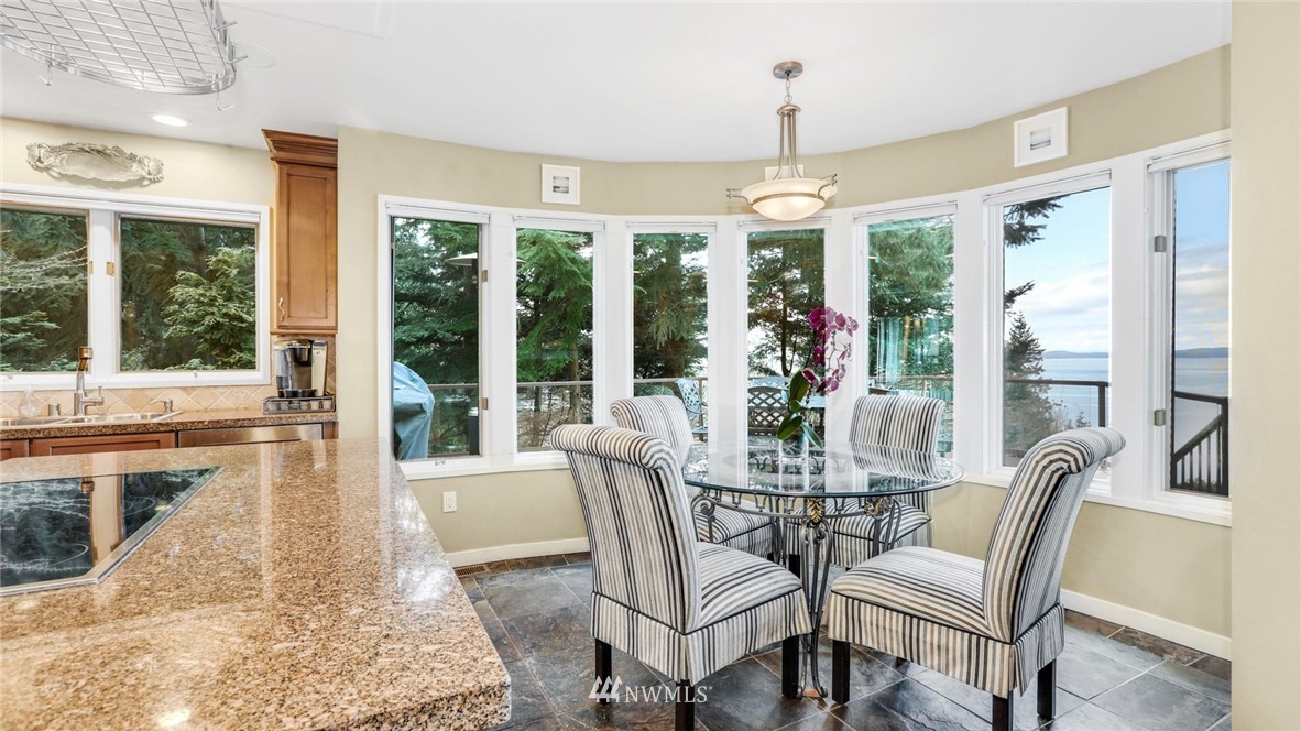 13908 Rosario Road Anacortes, WA 98221 - Photo 9 of 40 Gallery Image 9