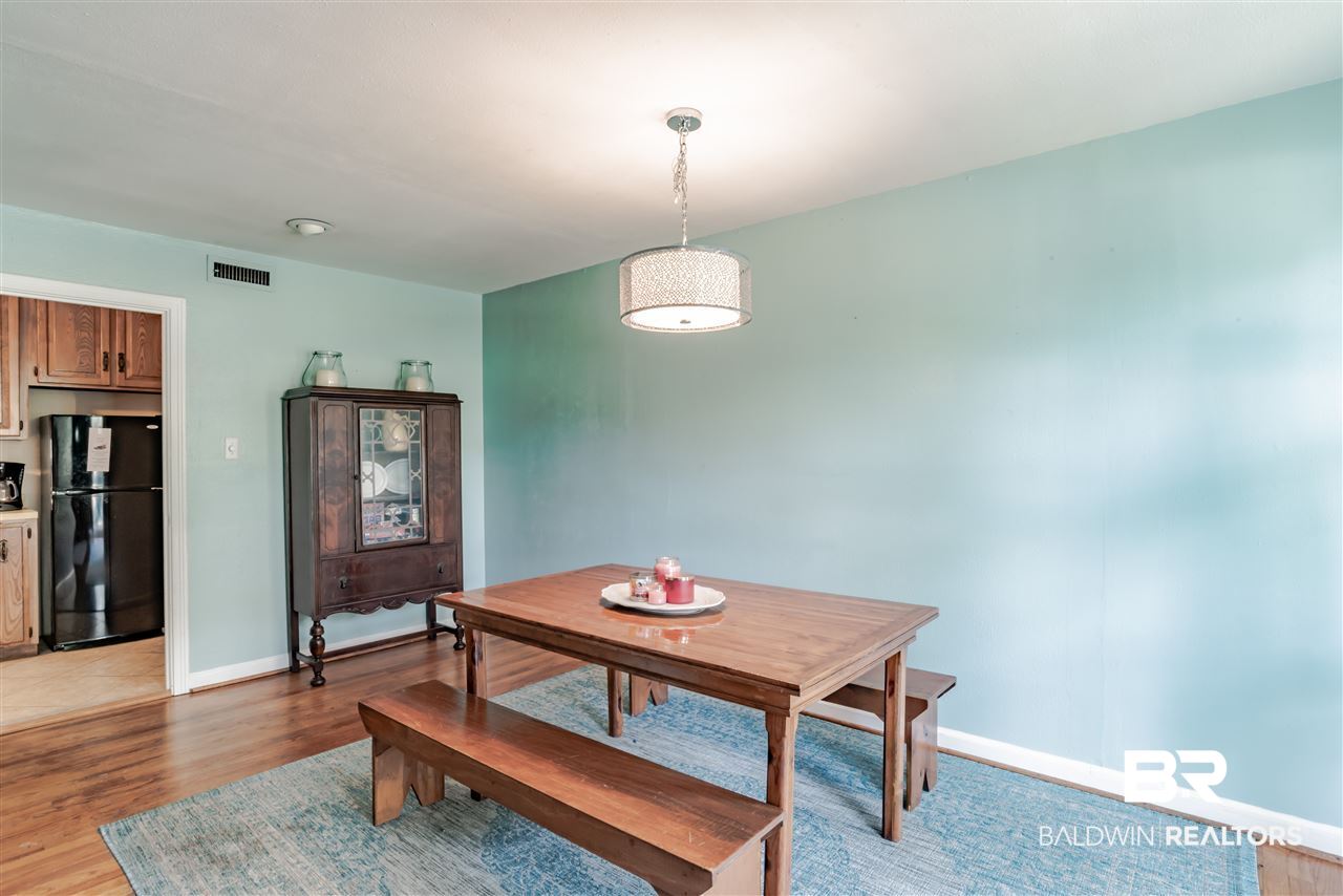 407 Thornton Place Mobile, AL 36609 - Photo 8 of 25