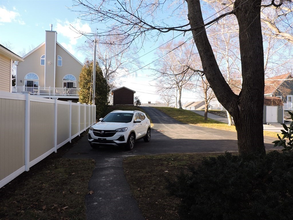 65 Bates Point Road Webster, MA 01570 - Photo 13 of 42