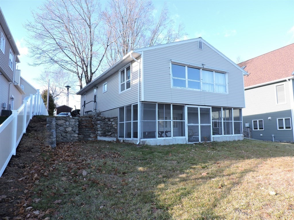 65 Bates Point Road Webster, MA 01570 - Photo 4 of 42