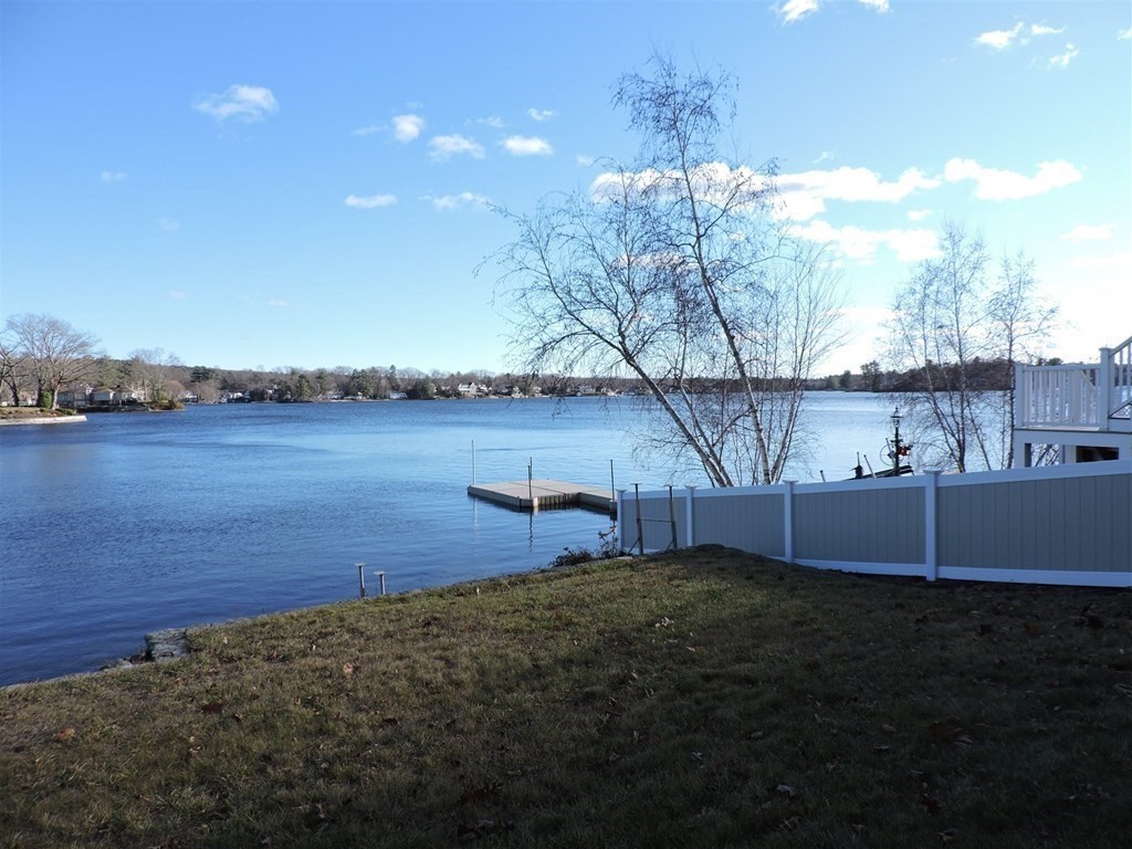65 Bates Point Road Webster, MA 01570 - Photo 8 of 42