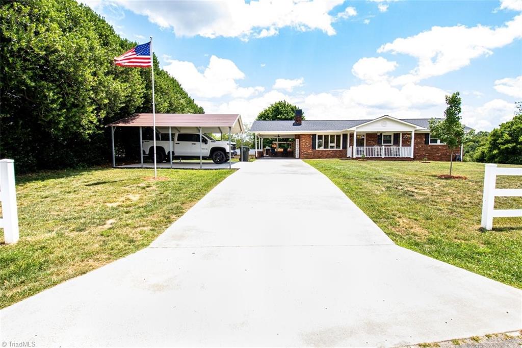 211 Parsons Road Wilkesboro, NC 28697 - Photo 2 of 48