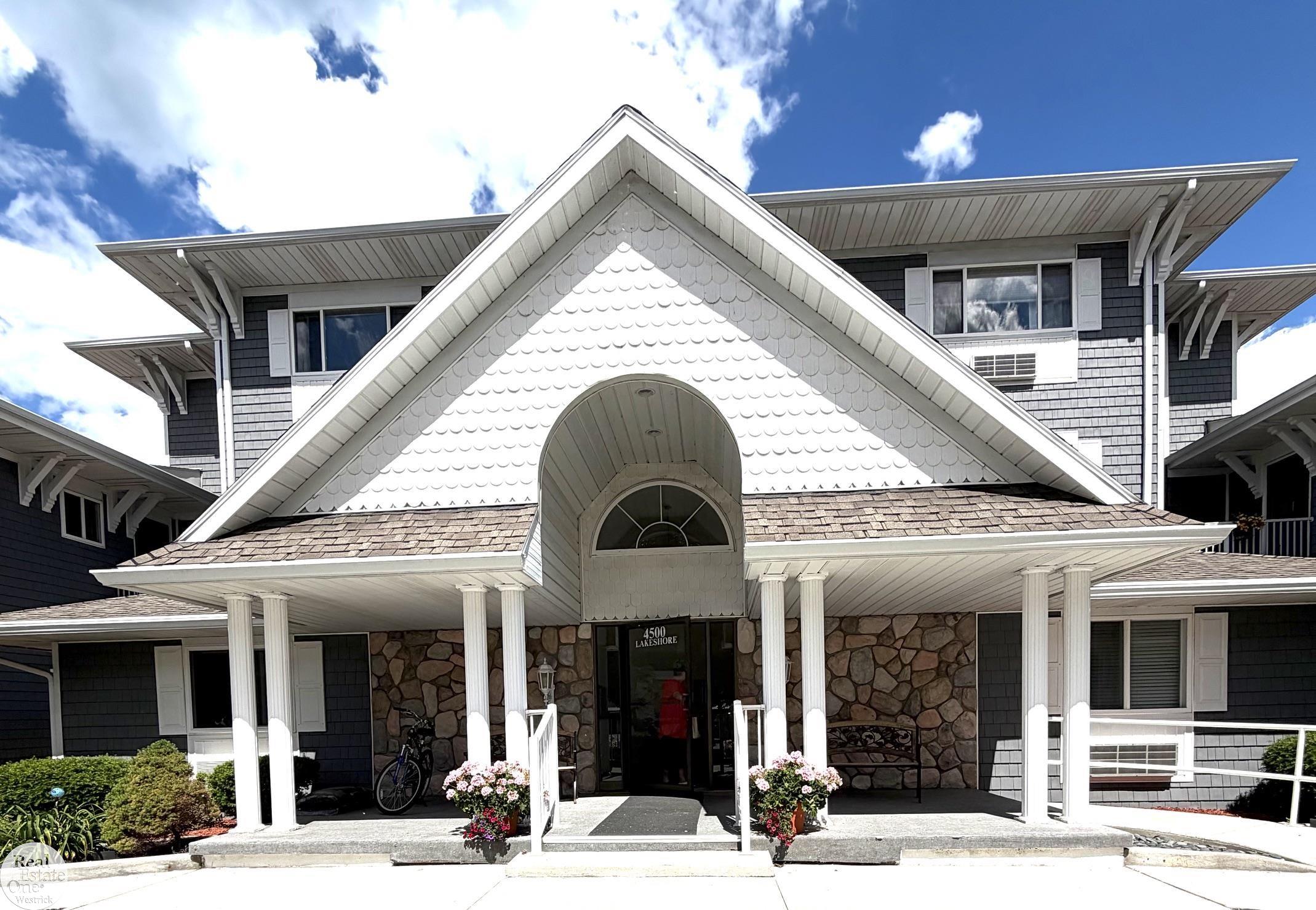 4500 Lakeshore Road, Unit 13 Fort Gratiot, MI 48059 - Photo 1 of 26