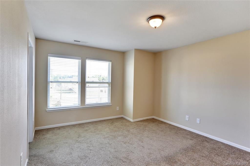5251 Swearngan Road Charlotte, NC 28216 - Photo 13 of 21