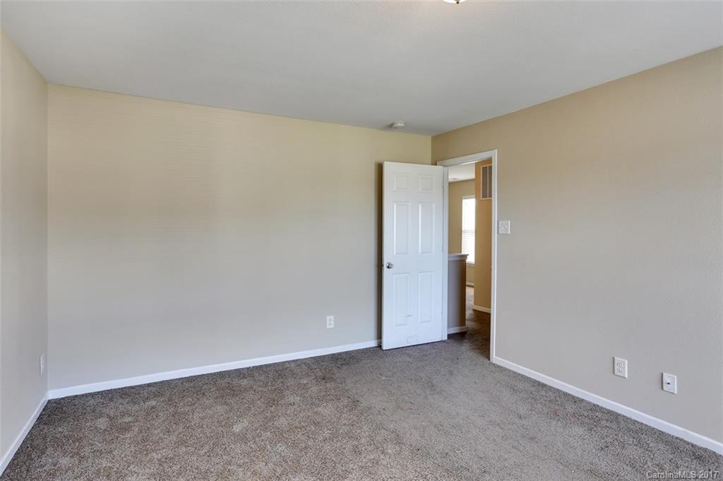 5251 Swearngan Road Charlotte, NC 28216 - Photo 14 of 21