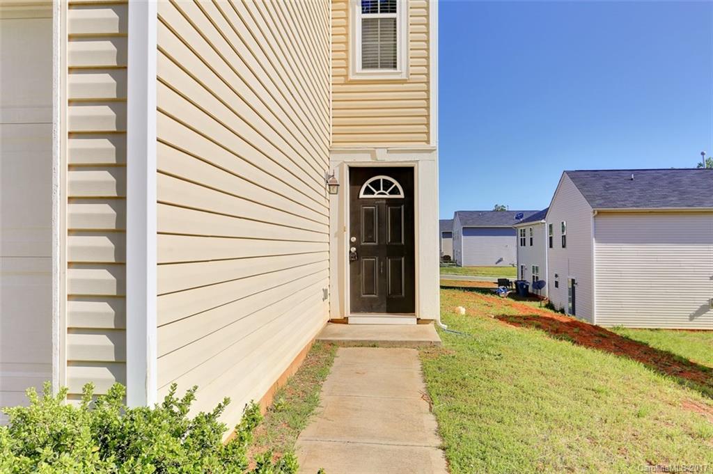 5251 Swearngan Road Charlotte, NC 28216 - Photo 3 of 21
