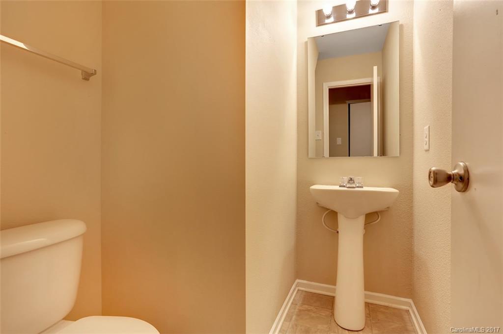 5251 Swearngan Road Charlotte, NC 28216 - Photo 10 of 21