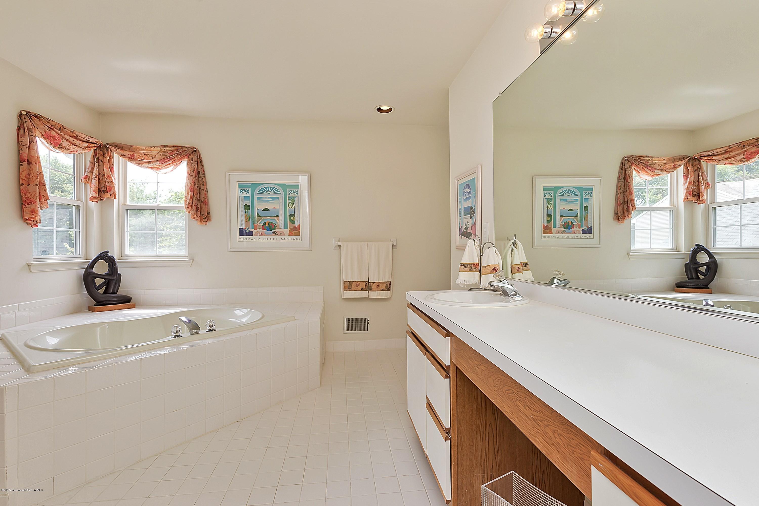 2 Ireton Key Colts Neck, NJ 07722 - Photo 32 of 43 034-176152-IMG_3703_3471887