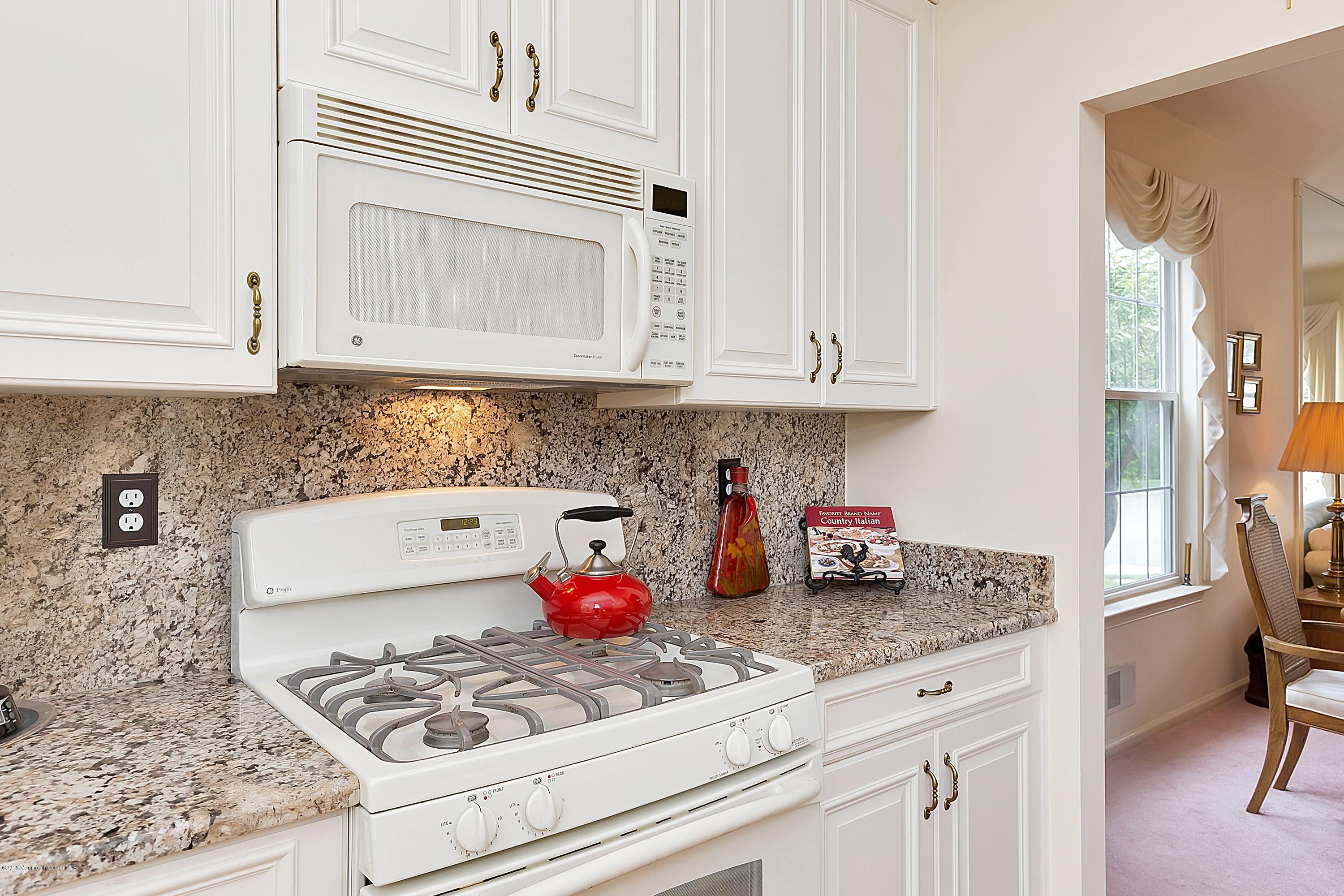 2 Ireton Key Colts Neck, NJ 07722 - Photo 7 of 43 015-176152-IMG_3691_3471852