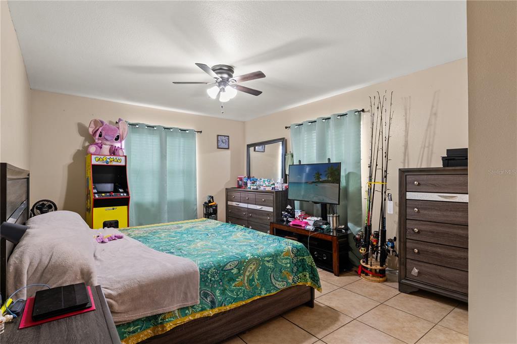 7340 Isle Drive Port Richey, FL 34668 - Photo 5 of 25 Gallery Image 5