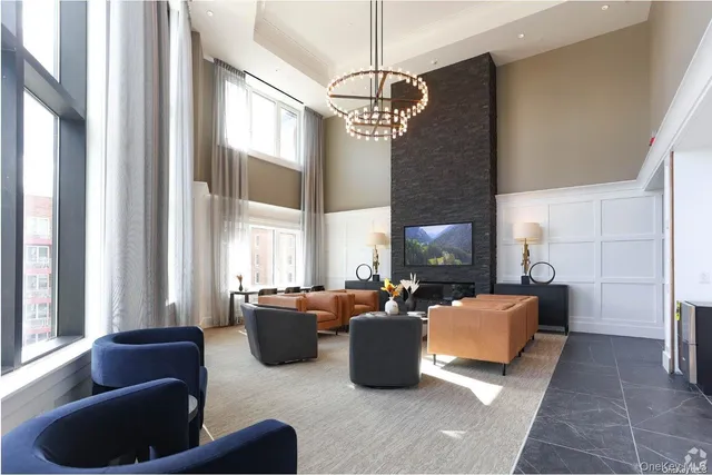 $3,450 | 241-15 Northern Boulevard, Unit 5B | Douglaston