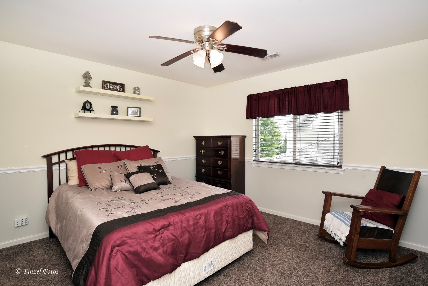 247 Pawtucket Avenue Elgin, IL 60124 - Photo 24 of 39