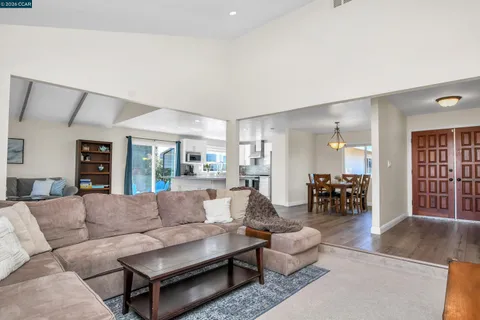 $1,250,000 | 200 Fleming Drive, Clayton, CA 94517