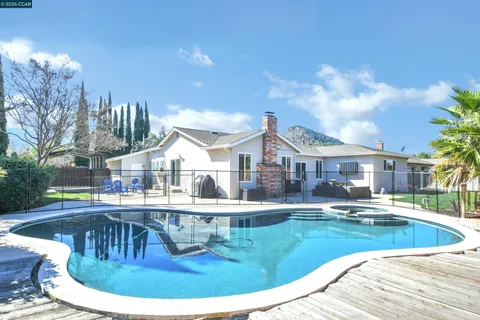 $1,250,000 | 200 Fleming Drive, Clayton, CA 94517