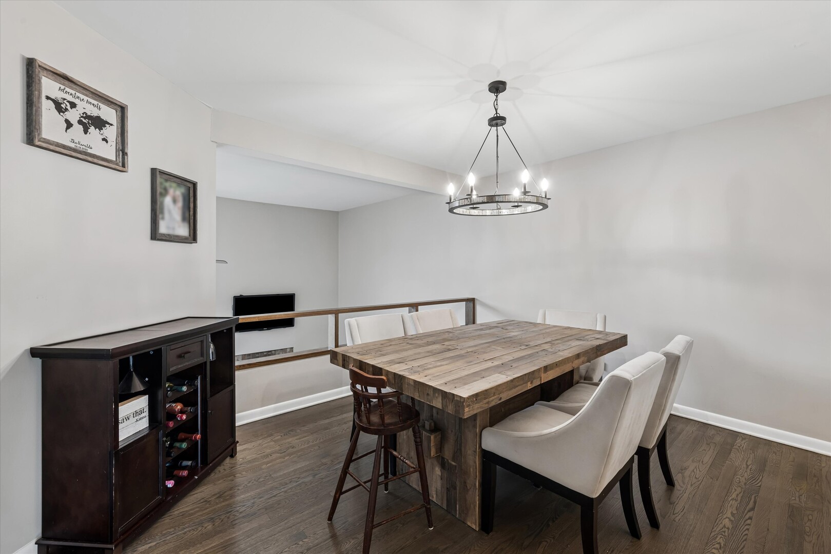 20 Oak Tree Court, Unit 20 Elmhurst, IL 60126 - Photo 12 of 35 a dining room with a table and chairs