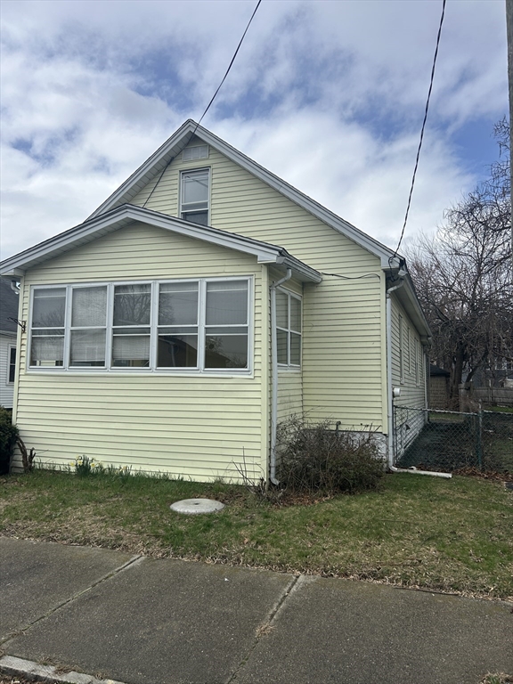 14 Drew Court Springfield, MA 01104 - Photo 2 of 15