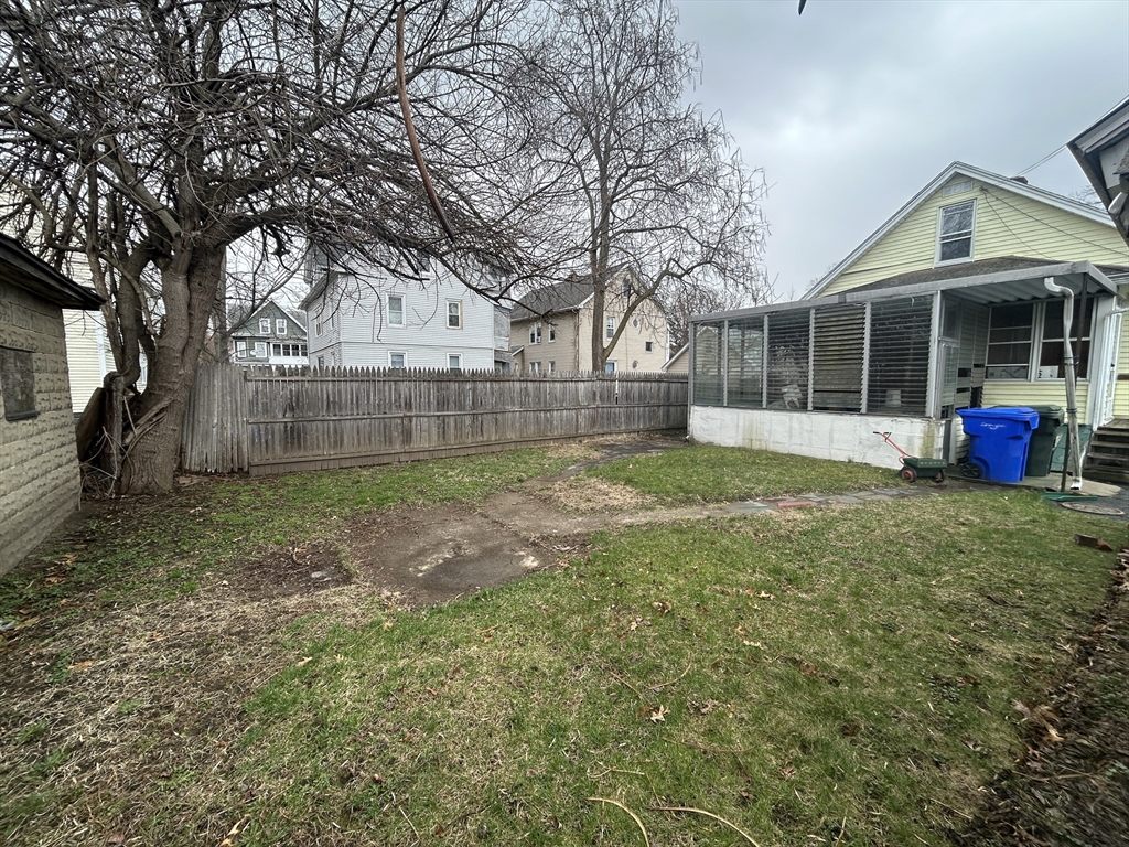 14 Drew Court Springfield, MA 01104 - Photo 5 of 15