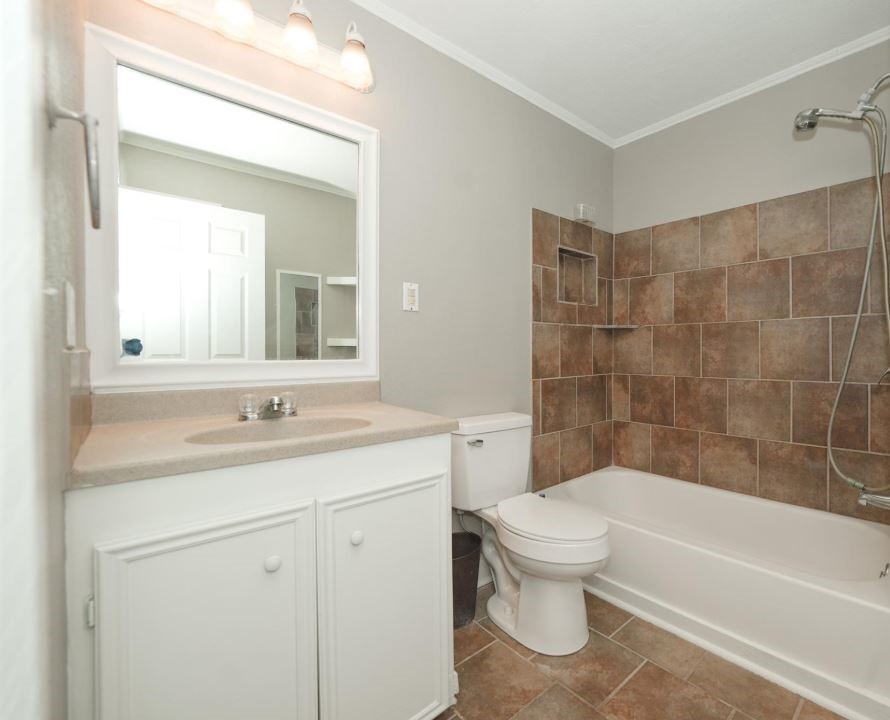 701 Clay Street Cleveland, TX 77327 - Photo 12 of 18 Full size bathroom