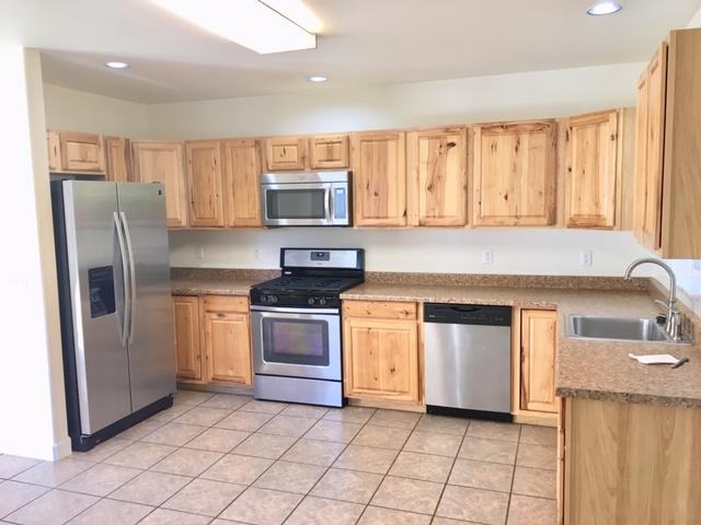 2637 Spring Street Eureka, CA 95501 - Photo 4 of 22 kitchen