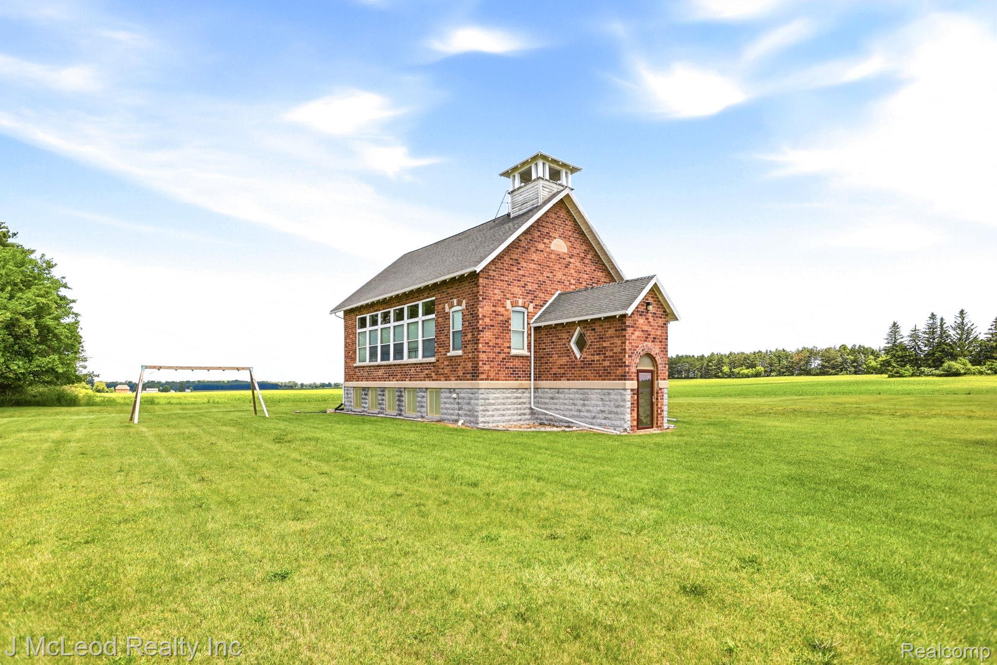 2515 East Akron Road Caro, MI 48723 - Photo 8 of 54 8-web-or-mls-2515 E Akron Rd-17.jpg