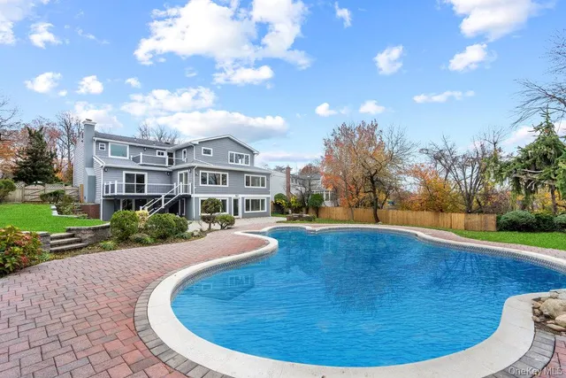a view of a house with entertaining space