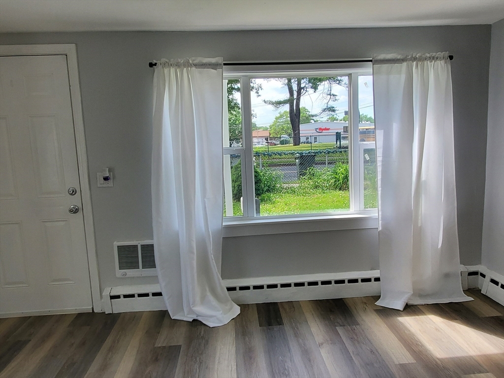 725 Bay Street Springfield, MA 01109 - Photo 2 of 22