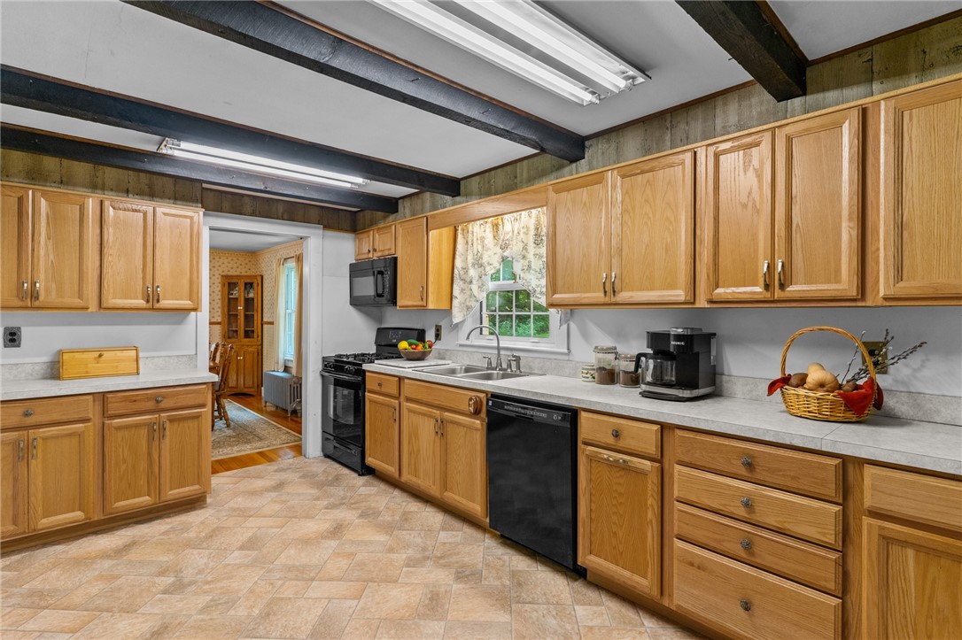 85 Canonchet Road Hopkinton, RI 02832 - Photo 11 of 45