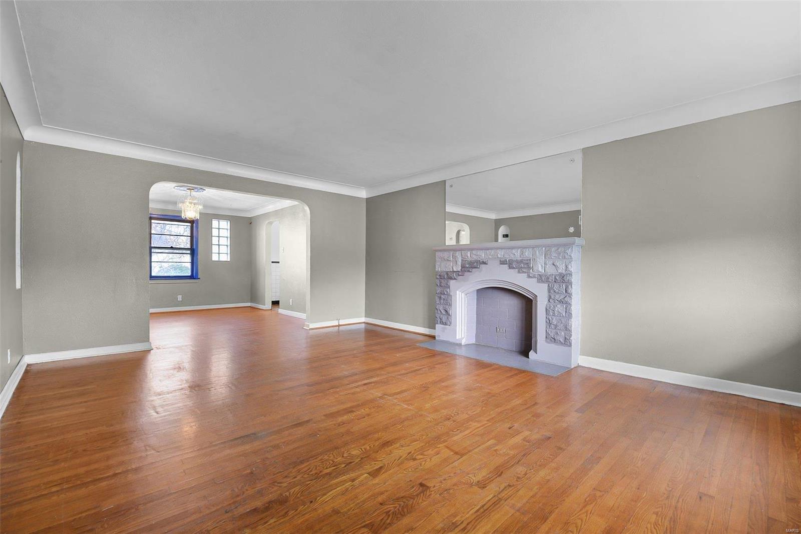 2080 Ranchdale Drive St. Louis, MO 63136 - Photo 3 of 25 Gallery Image 3