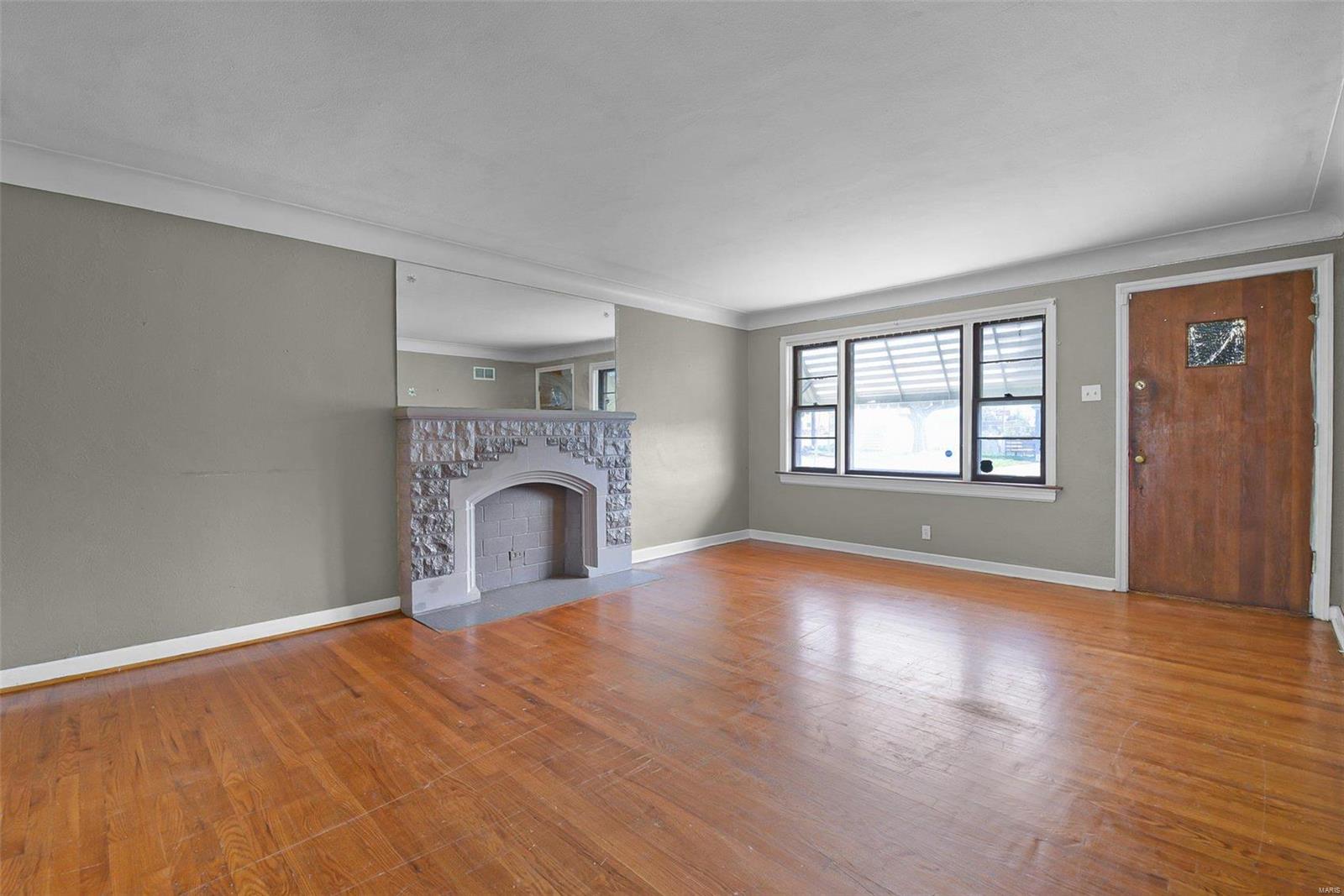 2080 Ranchdale Drive St. Louis, MO 63136 - Photo 4 of 25 Gallery Image 4