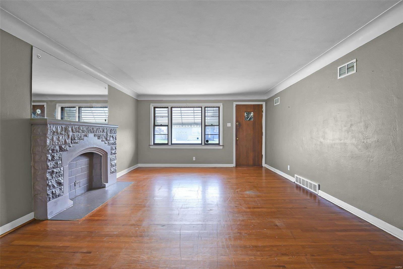 2080 Ranchdale Drive St. Louis, MO 63136 - Photo 5 of 25 Gallery Image 5