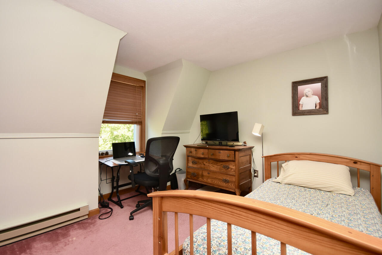7 Valley Road Cape Elizabeth, ME 04107 - Photo 22 of 38 7 VALLEY -OFFICE DSC_6792