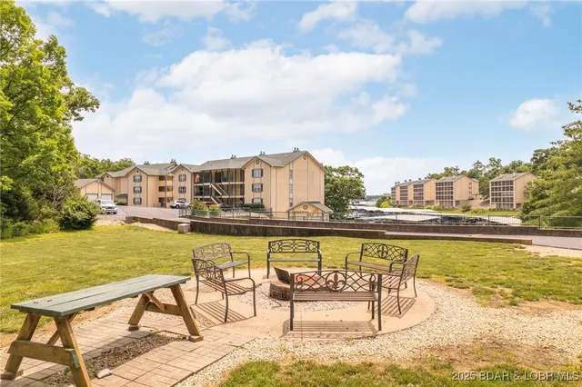 $315,000 | 199 Bristol Bay Drive, Unit 1B, Lake Ozark, MO 65049