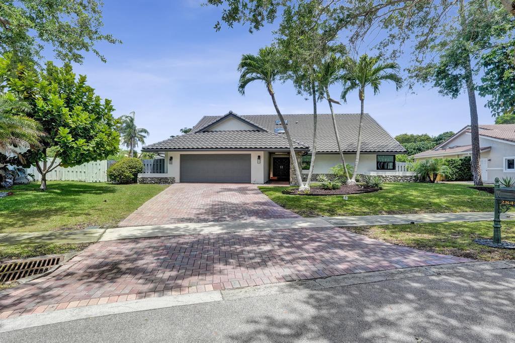 2845 Northwest 42nd Street Boca Raton, FL 33434 - Photo 4 of 75 Large Lot with privacy