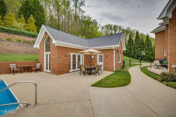 $1,750,000 | 5005 Preston Park Drive, Kingsport, TN 37664