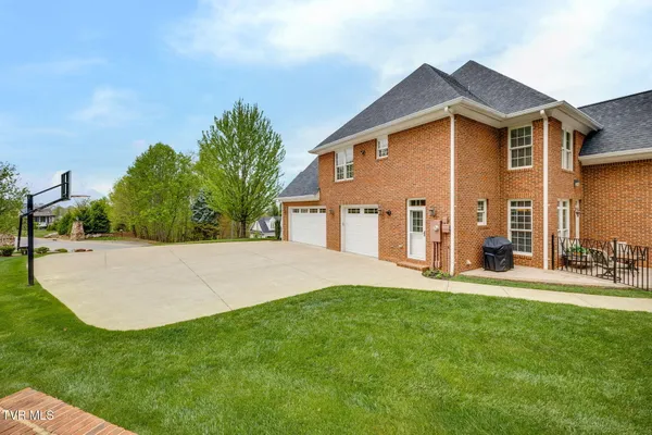 $1,750,000 | 5005 Preston Park Drive, Kingsport, TN 37664