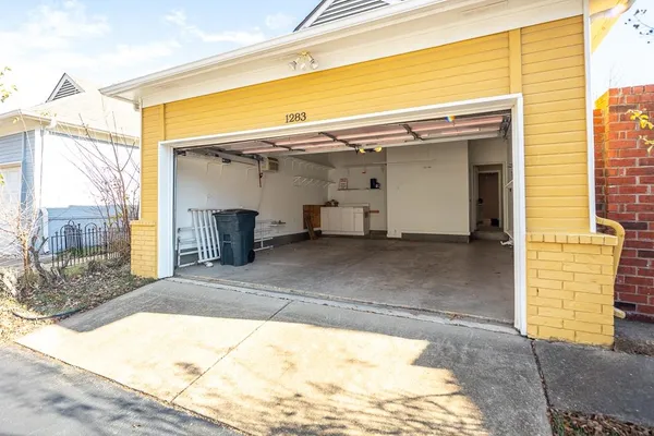 $299,500 | 1283 Fleets Harbor Drive, Memphis, TN 38103